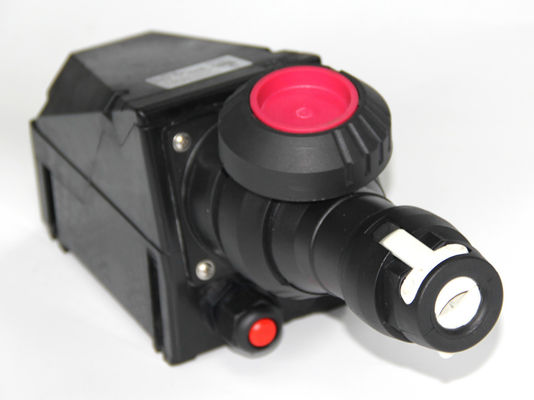 16A Collegamento e presa a prova di esplosione per ambienti pericolosi con alloggiamento GRP ed esterno in acciaio inossidabile