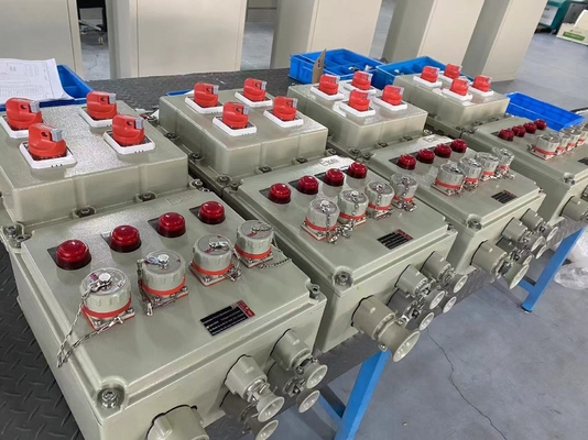 Pannelli di controllo elettrici a prova di fiamma, montati verticalmente e rivestiti in polvere, per la protezione industriale