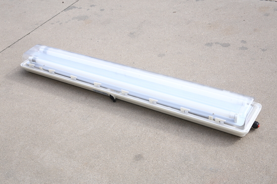 Lampada fluorescente antideflagrante per terminali petrolchimici e classificazione Gruppo A per cavi ≤2.5mm2