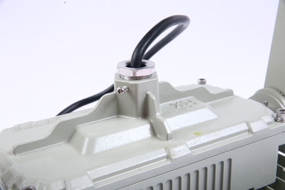 Alta luminosità 50w 100w 150w 200w fuori prova di esplosione resistente all'acqua luce a LED inondazione con cinque anni di garanzia