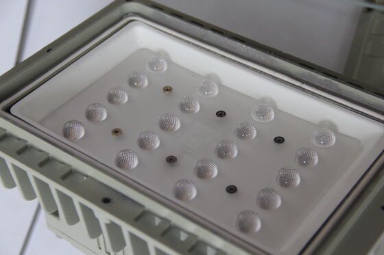 ATEX IECEx Zona 1 e 2 omologato 50-240W Lampade a LED per alluvioni per luoghi pericolosi, IP66, 140lm/W, garanzia di 5 anni