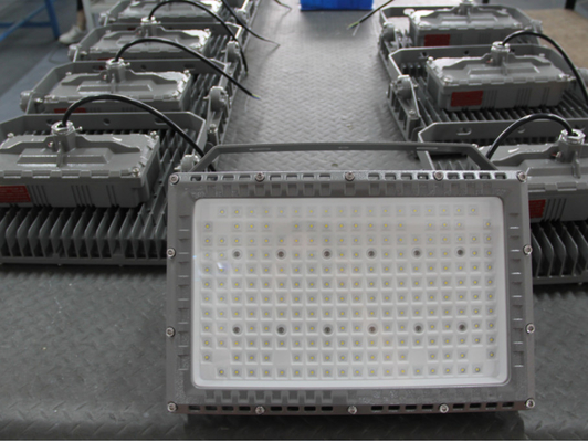 Alta luminosità 50w 100w 150w 200w fuori prova di esplosione resistente all'acqua luce a LED inondazione con cinque anni di garanzia