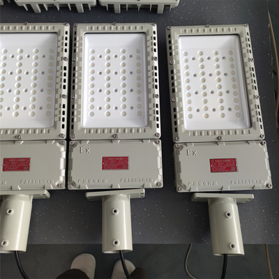 Fabbricazione di lampadari a LED a prova di esplosione da 250w per raffinerie 100-277v 130lm/W omologati ATEX/IECEx/RoHS