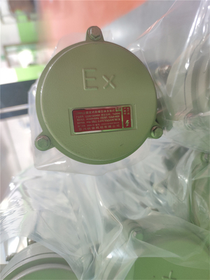 L'illuminazione a prova di esplosione a LED impianto petrolchimico utilizzato ATEX EAC 50000hr durata di vita 54W pendente flange soffitto