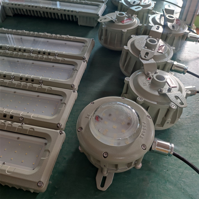 Luce lineare a prova di spinta ATEX IEC IP66 WF2 con illuminazione marina LED in alluminio industriale