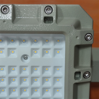 Proiettore LED antideflagrante personalizzabile AC90–380V Chip CREE per uso industriale e commerciale
