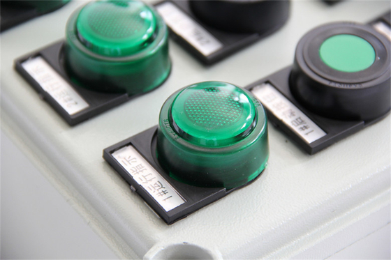 ATEX Controllo a prova di esplosione della stazione di controllo Panello di controllo industriale per la zona pericolosa1 Luce a prova di fiamma 10A AC220v