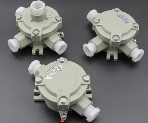 WF2 Box di giunzione a prova di esplosione IP65 in alluminio pressofuso con 2/3 di ingressi di cavo