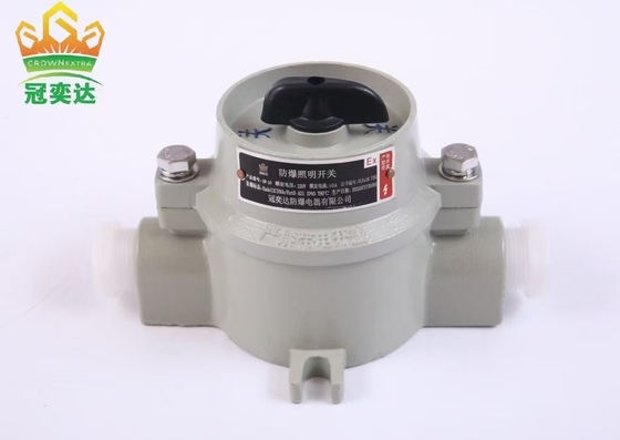 Interruttore a prova di esplosione montato in superficie per tensione 220V/380V e protezione IP66 in ambienti pericolosi
