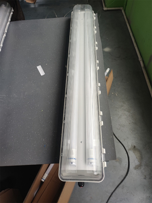 2*54W Luce fluorescente anti-esplosiva ATEX IECEx Certificata impermeabile WF2 100lm/w Efficienza luminosa Montaggio del soffitto per la zona 21 22 1 2