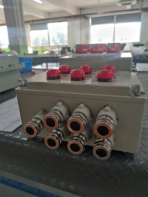 Pannelli di controllo a prova di fiamma a prova di parete a tensione nominale personalizzabile ATEX CNEX ISO9001 Certificazione per soluzioni marine a gas di petrolio