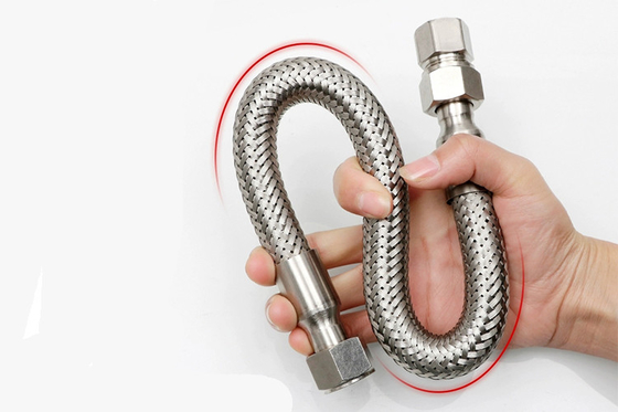 ATEX/IECEx Ex d Conduito flessibile a prova di esplosione ¢ 1⁄2" di acciaio inossidabile rivestito in PVC, IP66 per le zone 1/2 e 21/22