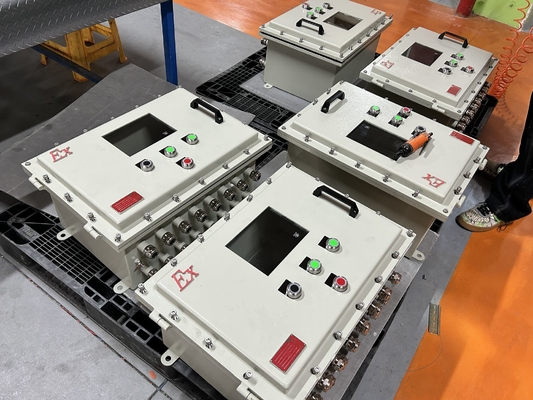 Pannello di distribuzione a prova di esplosione certificato ATEX/IECEx.