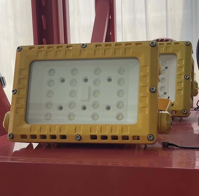 Proiettore LED antideflagrante temporaneo per esterni ATEX da 240 W – IP66, alloggiamento in piastra di alluminio