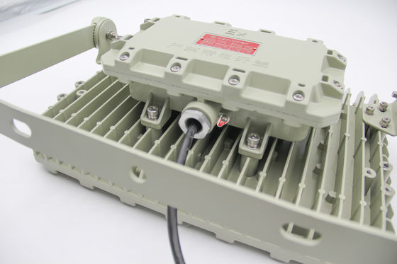 Lampade a LED a prova di fiamma, risparmio energetico, IP66 per impianti chimici e piattaforme offshore