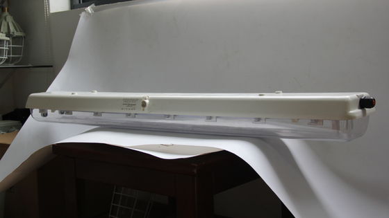 Lampada lineare antideflagrante serie BYS con tripla certificazione – Apparecchio LED per aree pericolose approvato ATEX/IECEx/CNEX, grado di protezione IP66, 5 anni di garanzia, potenza e dimensioni personalizzabili