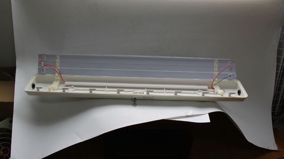 Lampada lineare antideflagrante serie BYS con tripla certificazione – Apparecchio LED per aree pericolose approvato ATEX/IECEx/CNEX, grado di protezione IP66, 5 anni di garanzia, potenza e dimensioni personalizzabili