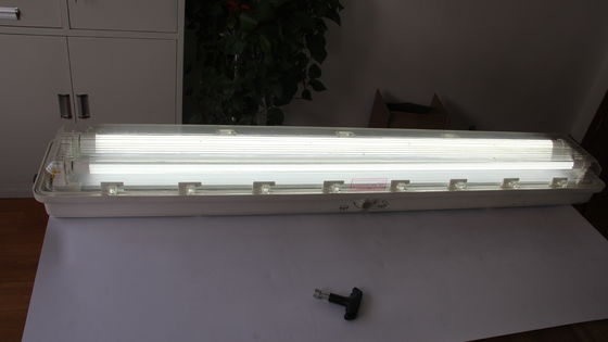 Lampada lineare antideflagrante serie BYS con tripla certificazione – Apparecchio LED per aree pericolose approvato ATEX/IECEx/CNEX, grado di protezione IP66, 5 anni di garanzia, potenza e dimensioni personalizzabili