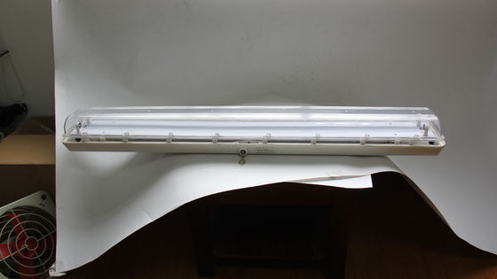 Lampada lineare antideflagrante serie BYS con tripla certificazione – Apparecchio LED per aree pericolose approvato ATEX/IECEx/CNEX, grado di protezione IP66, 5 anni di garanzia, potenza e dimensioni personalizzabili