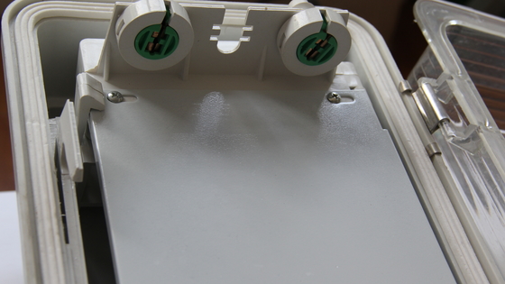 Lampada lineare a prova di esplosione a LED impermeabile per piattaforme petrolifere, impianti chimici e stazioni di rifornimento di benzina certificata ATEX/IECEx/CNEX, efficiente dal punto di vista energetico, durevole e di facile installazione