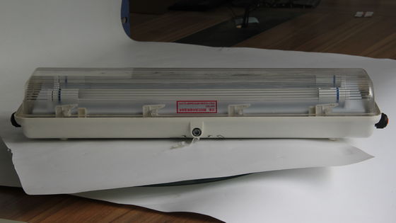 Durabile ATEX/IECEx/CNEX Luce a LED a prova di esplosione Lineare di grado industriale IP66 Illuminazione per aree pericolose Impianti chimici di petrolio e gas Miniere Strutture marine Progettazione efficiente in termini energetici riduce