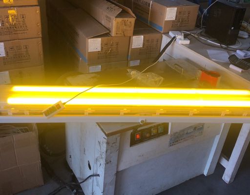 Durabile ATEX/IECEx/CNEX Luce a LED a prova di esplosione Lineare di grado industriale IP66 Illuminazione per aree pericolose Impianti chimici di petrolio e gas Miniere Strutture marine Progettazione efficiente in termini energetici riduce