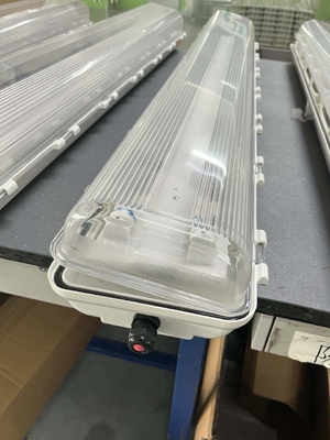 2×48 pollici di luce a tubo a LED a prova di esplosione 115lm/W alloggiamento ABS per illuminazione industriale in aree pericolose