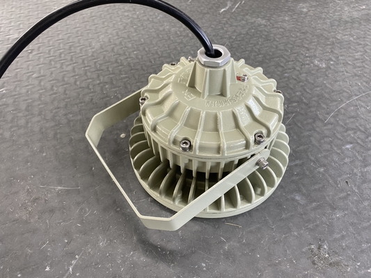 Lampada LED industriale antideflagrante per capannoni industriali, IP66 impermeabile, 100W-200W, con certificazione ATEX CNEX per applicazioni in zone pericolose 1 e 2