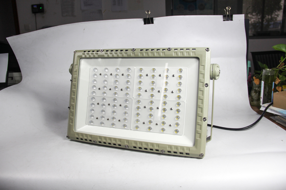 Luce stradale a LED a prova di esplosione 250W. ATEX CNEX certificato per zone 1 zone 2 applicazioni pericolose.