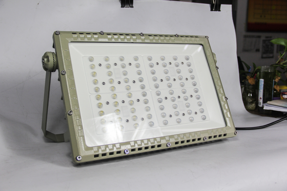 Luce stradale a LED a prova di esplosione 250W. ATEX CNEX certificato per zone 1 zone 2 applicazioni pericolose.