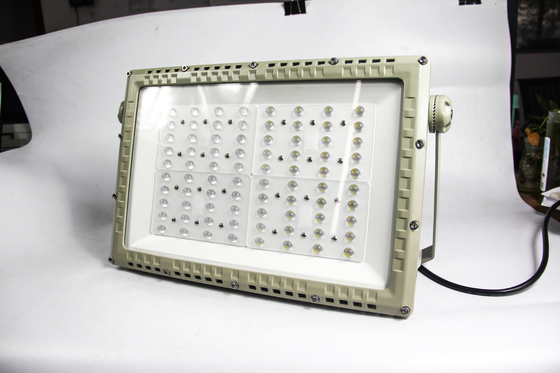 Luce stradale a LED a prova di esplosione 250W. ATEX CNEX certificato per zone 1 zone 2 applicazioni pericolose.