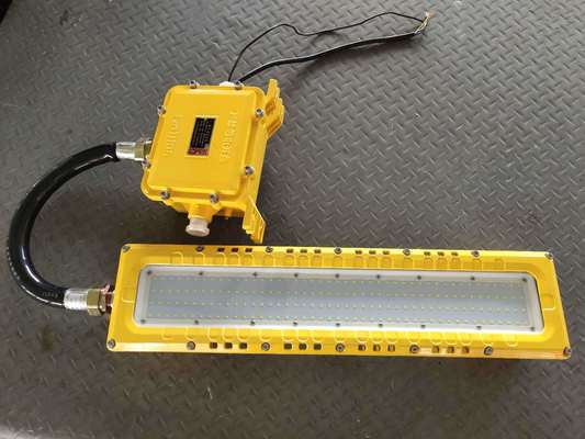 Luce fluorescente a prova di esplosione da 80 W con angolo di raggio di 45° ed efficienza di 100lm/w