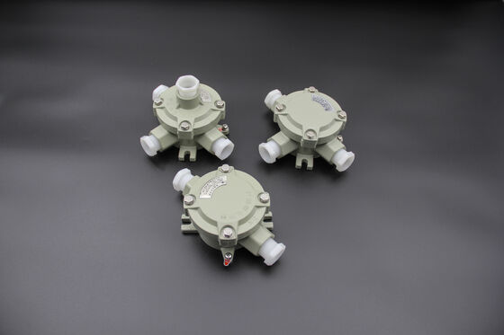 IP66 Cassa di alluminio fuso impermeabile 220V/380VAC 1-5Way Explosion Proof Junction Box per la zona pericolosa dell'industria dei magazzini