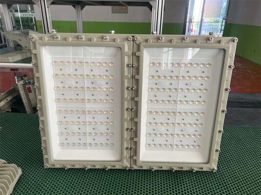 Apparecchio industriale a proiettore antideflagrante IP66, ATEX 50-240W, Efficacia luminosa 140lm/W, Qualificato IECEx Zona 1 e 2, Garanzia di 5 anni