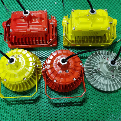 Luce LED per capannoni industriali antideflagrante da 100W-240W certificata ATEX IECEx IP66