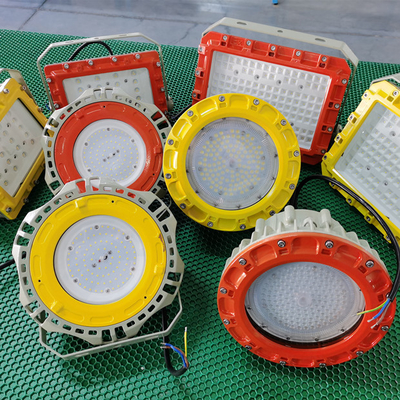 Luce LED per capannoni industriali antideflagrante da 100W-240W certificata ATEX IECEx IP66